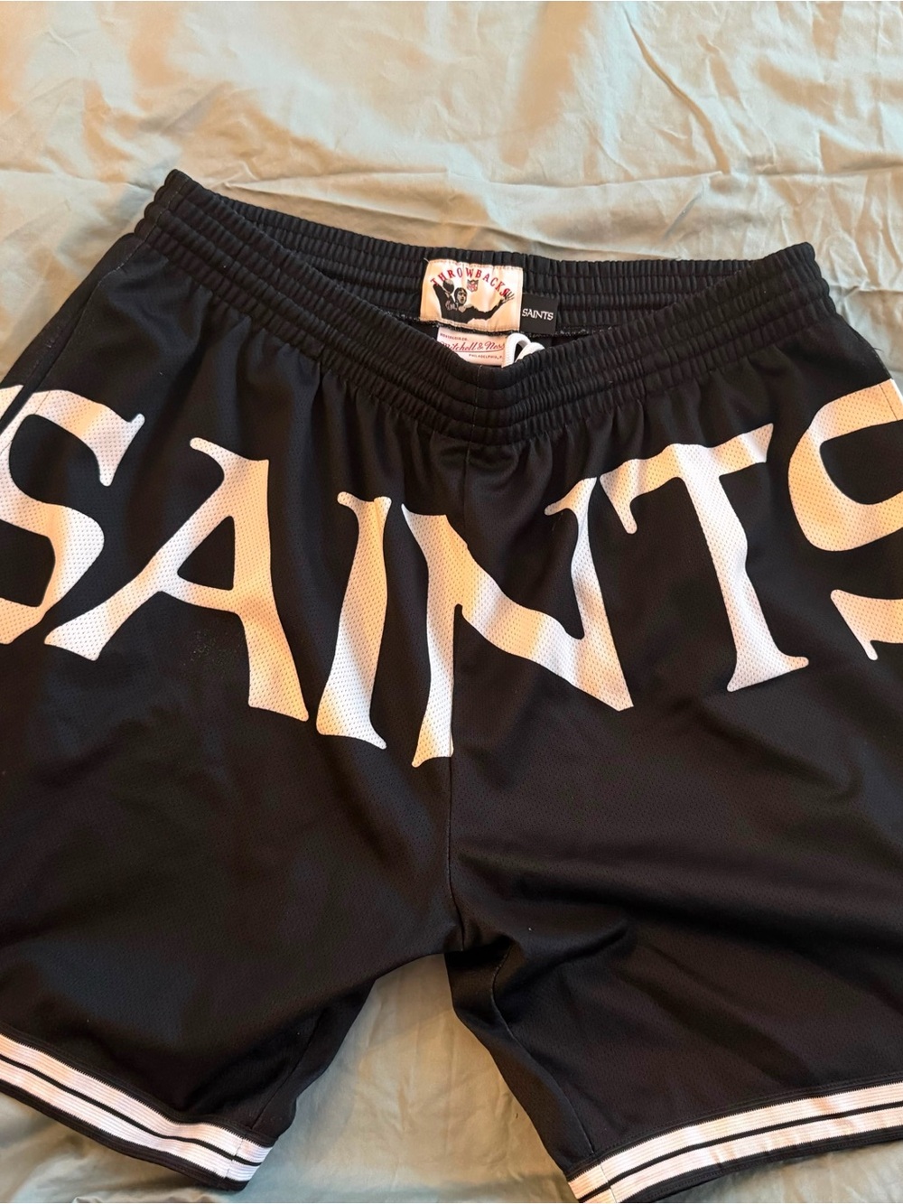 Saints Throwback-Mitchell & Ness
2xl basketball shorts